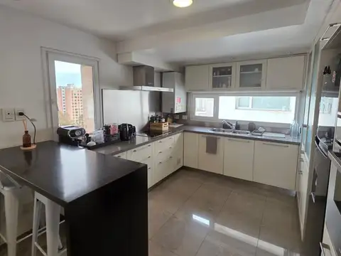 Departamento en Alquiler con 1 cocheras