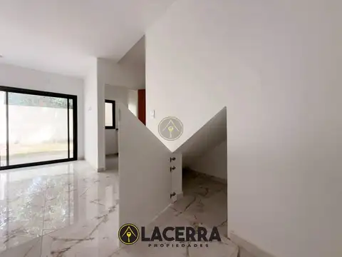 GRAN OPORTUNIDAD Duplex 4 ambientes con jardín y cochera en Villa Ballester A ESTRENAR