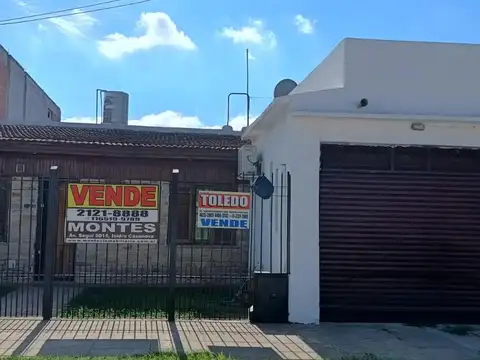 Casa en venta en Isidro Casanova