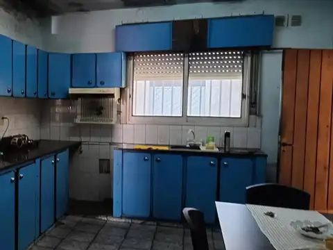 Casa 4 ambientes con 1 baño