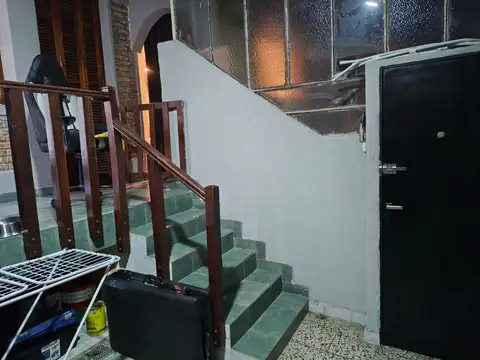 Depto Tipo Casa en Venta 64 años