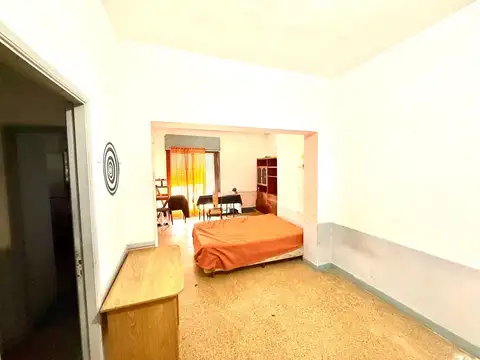 Casa 6 ambientes con 2 baños