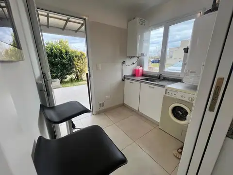 Venta Casa 6 ambientes con pileta en La Plata