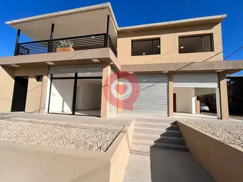 Venta de 2 locales comerciales y dos dptos de 1 dormitorio con garaje