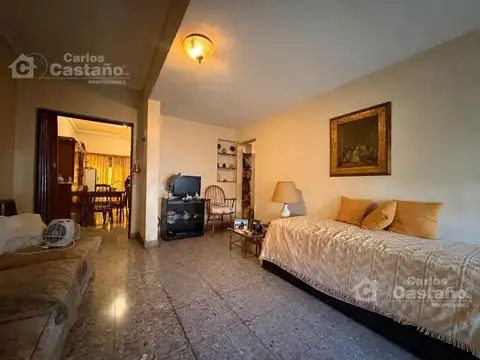 Adolfo Alsina al 2200