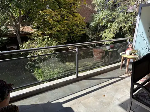Venta San isidro Semipiso de 4 amb con balcón al contra frente muy luminoso, impecable estado cochera y baulera, Excelente Ubicacion