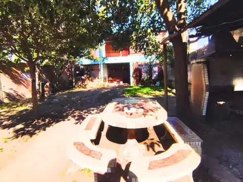 VENTA CASA 4 AMBIENTES PABLO NOGUES MULTIFAMILIAR