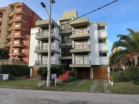 Departamento 2 ambientes con con cochera en Villa Gesell