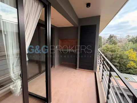 Departamento en Alquiler en Barrio Parque Leloir, USD 1.200
