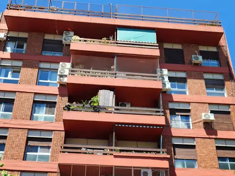 Muy Bajas Expensas ! Departamento en venta en Nuñez 4 Ambientes Balcón y Depcia
