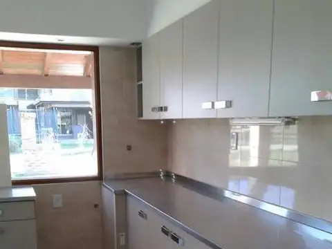 Casa 5 ambientes con 3 baños