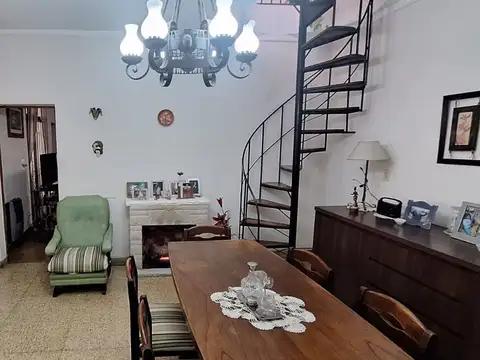 Depto Tipo Casa 3 ambientes con 2 baños
