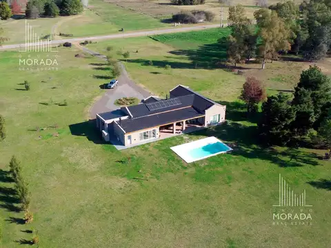 Casa 6 ambientes con 2 baños