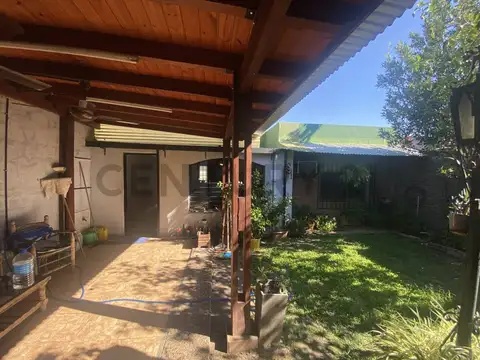 Casa interna de pasillo - 2 Dormitorios + Jardín - Zona Oeste