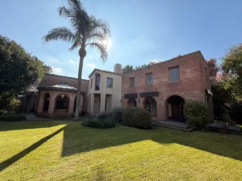 VENTA Casa 5 ambientes - ACEPTA PERMUTA 