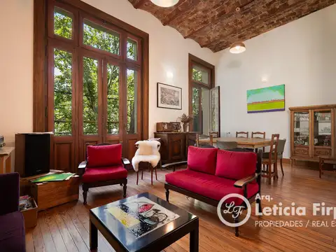 PH con amplia terraza, antiguo muy bien reciclado. 