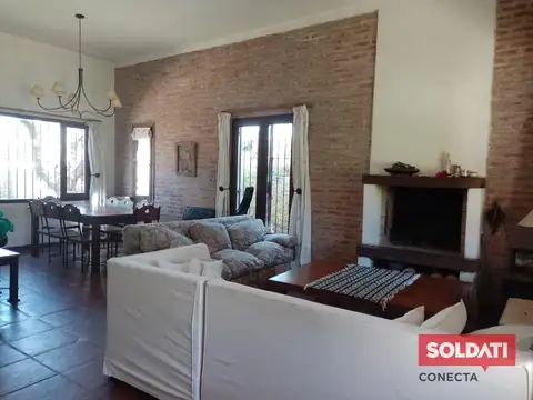 Casa en Alquiler Temporal con 2 cocheras