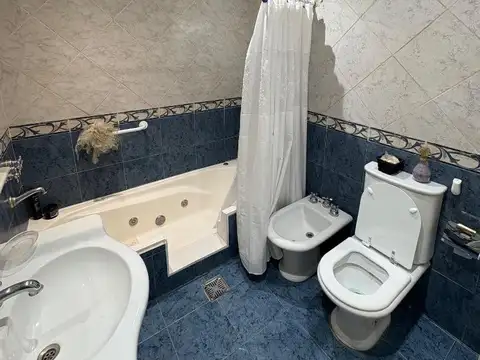 Casa en venta 6 ambientes - Cuidadela