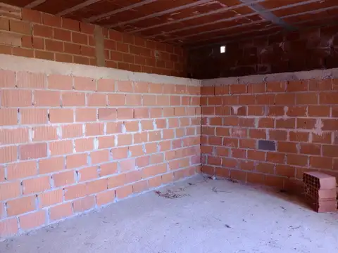 Casa 6 ambientes con 2 baños