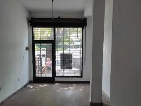 Local 12 de Octubre 410 Quilmes Oeste