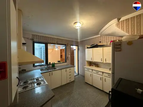 VENTA PH 3 AMBIENTES CON DEPENDENCIA BARRACAS