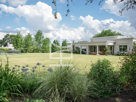 Casa en Venta en Villa San Lorenzo, USD 950.000