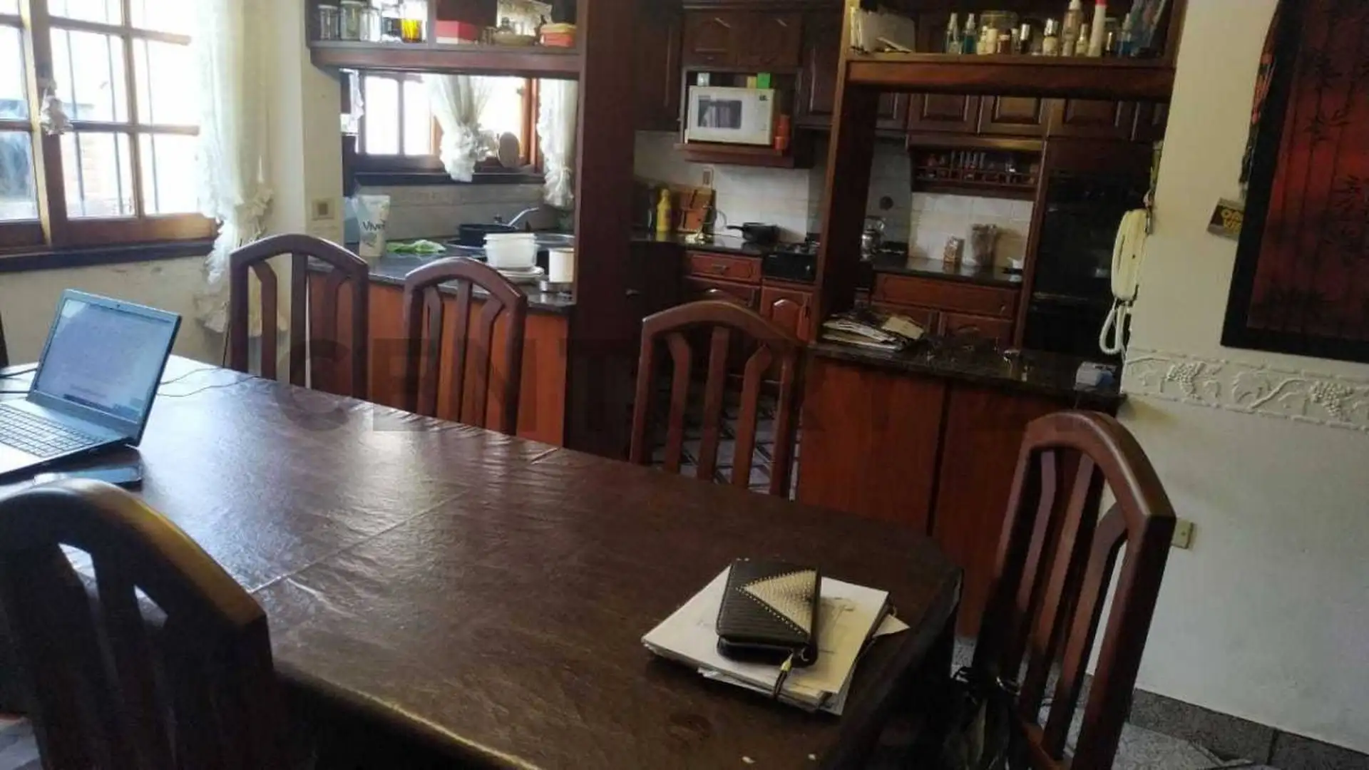 Gran chalet de 6 ambientes con local sobre Avenida Libertad
