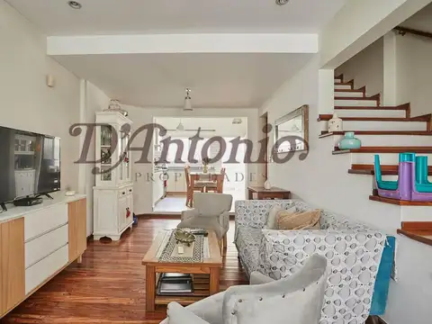 Depto Tipo Casa en Venta de 4 ambientes