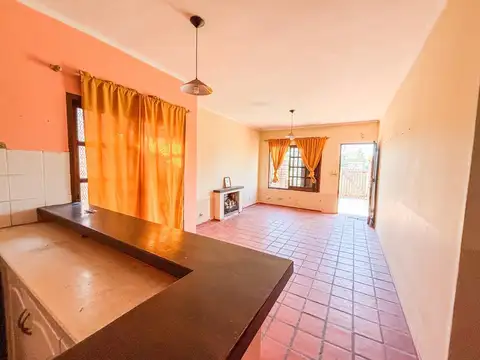 Casa en venta 2 dormitorios con pileta apta crédito