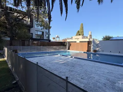 Departamento en alquiler de 3 ambientes con cochera, en condominio con amenities en Ituzaingó.