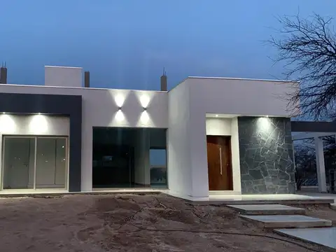 Casa en Venta en Juana Koslay, Juan Martín de Pueyrredón