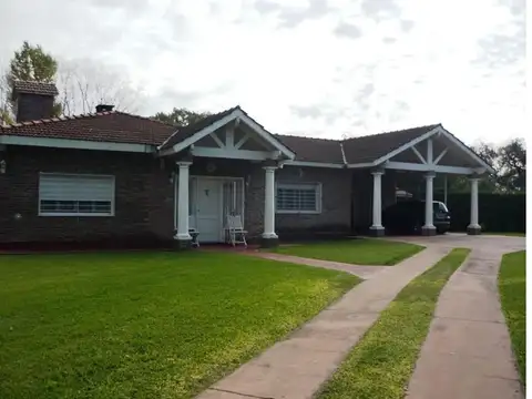 Muy buena casa en venta en Barrio Parque Irizar, Pilar (B).