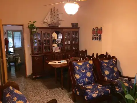 Moreno nº 740 e/ L. Membrives y Simari