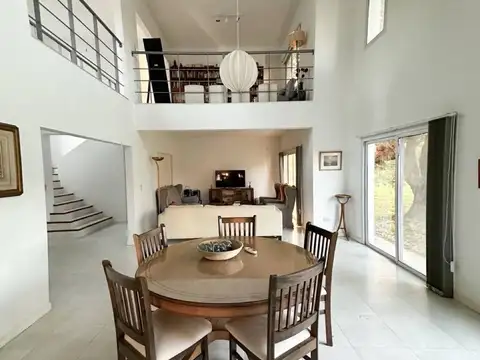 Casa 4 ambientes con 4 baños