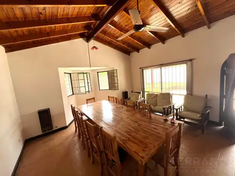 Casa en Venta con 3 cocheras