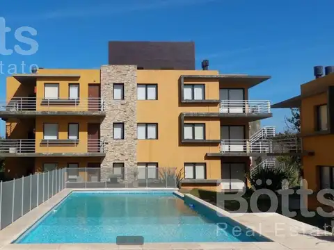 EXCELENTE DEPARTAMENTO CON VISTA A LA PLAYA