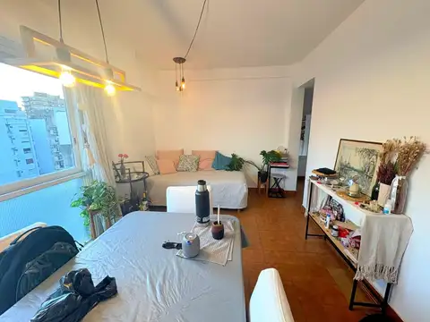 Departamento sobre Av. Balbin en Belgrano 2 amb luminoso. Excelente ubicacion!!