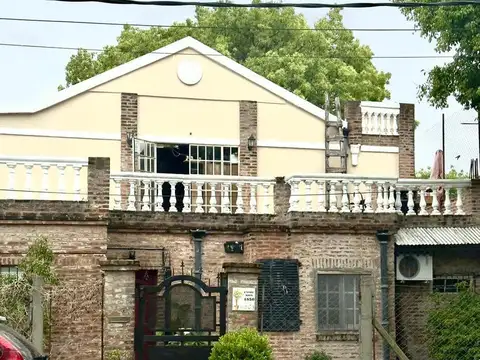 Casa en venta en Don Torcuato a 300 metros de Ruta 202.