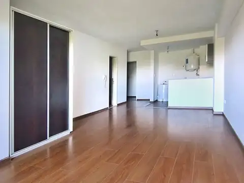 Paraguay y Riobamba: impecable monoambiente c/ balcón