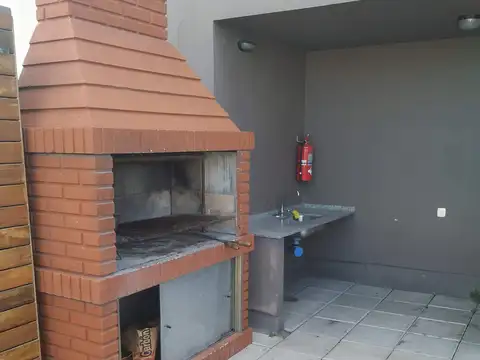 Paraguay y Riobamba: impecable monoambiente c/ balcón