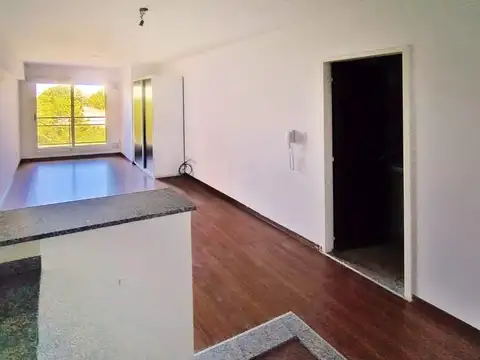 Departamento en Alquiler en Abasto, $ 360.000