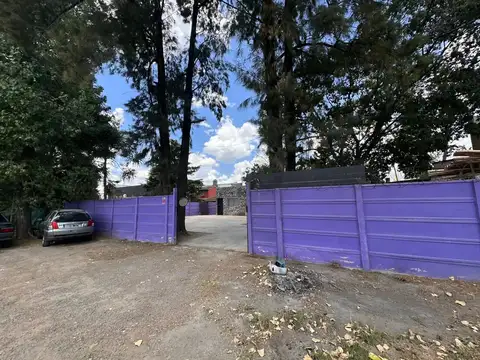 Alquiler Local Comercial Sobre Colectora, Con Estacionamiento