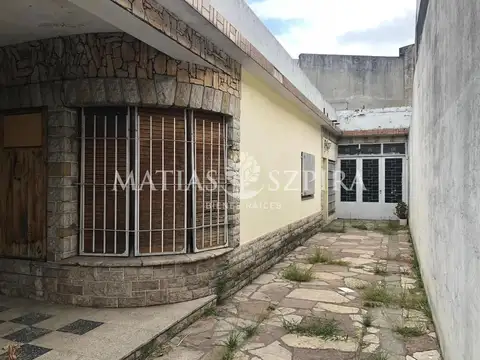 Figueroa Alcorta 2177. Entre Caupolican y Virrey Cisneros