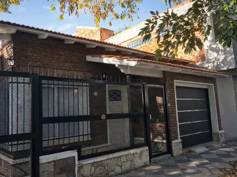 CASA EN VENTA EN ZONA RESIDENCIAL DE MONTE GRANDE