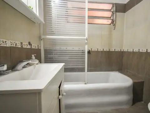 Casa 3 ambientes con 2 baños
