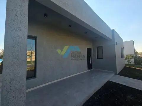 Casa en Venta en Pilar del Este - Santa Lucia, USD 195.000
