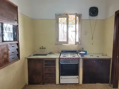 Casa en Alquiler en Azcuenaga, $ 400.000
