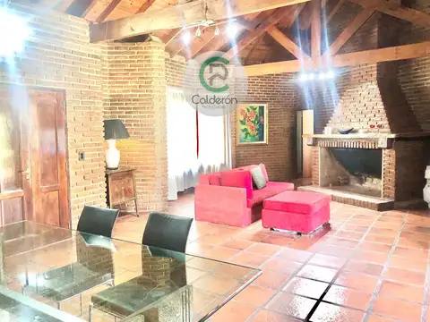 Casa 5 ambientes con 2 baños