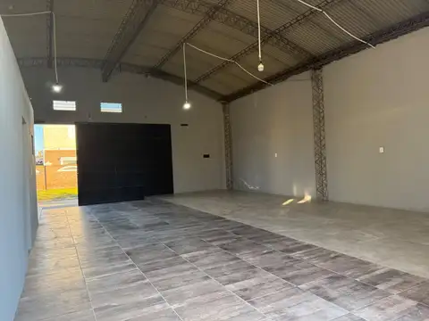 Alquiler deposito con instalaciones para Eventos y patio