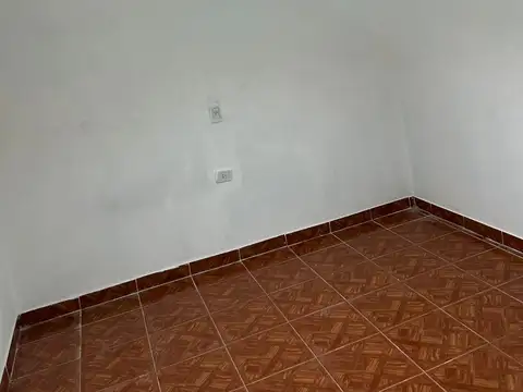 Depto Tipo Casa en Alquiler en Jose Leon Suarez, $ 550.000